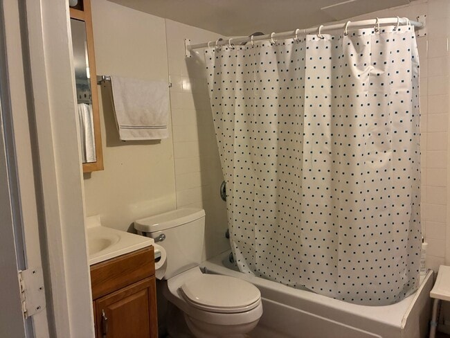 Photo - 2405 N Quintana St House