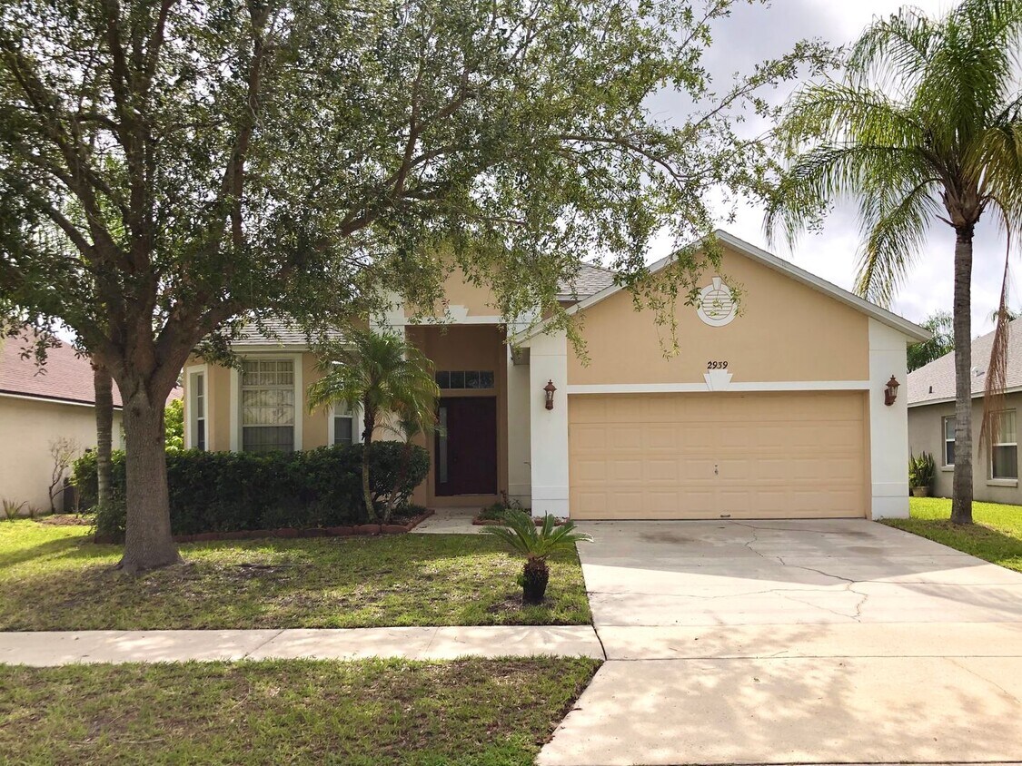 Primary Photo - Lovely 3/2 Spacious Home with a Fenced Bac...