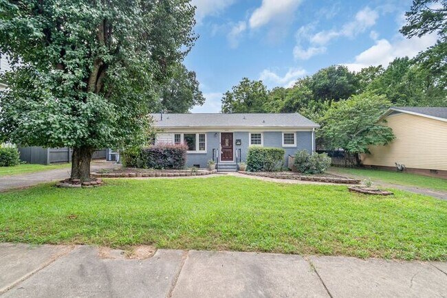 Building Photo - Space to Live, Room to Dream, 4BR/2BA with flex space, office, 2 car dettached garage and ample p...
