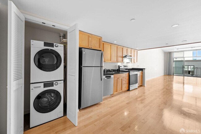 Foto del edificio - 1325 Indiana St