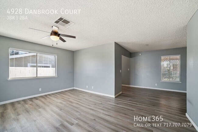 Building Photo - Stunning Single Family Home - Looking for ...