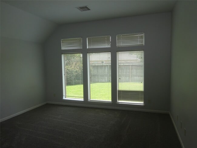 Building Photo - 13502 Redwood Shores Dr