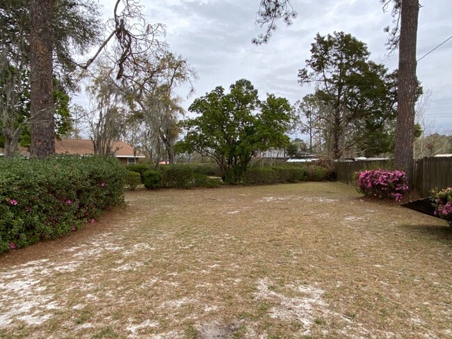 Foto del edificio - Beautiful 3 bedroom, 2 bath Brick Home on ...