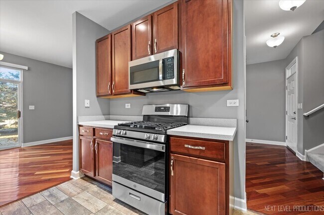 Foto del edificio - 450 Majestic Ln