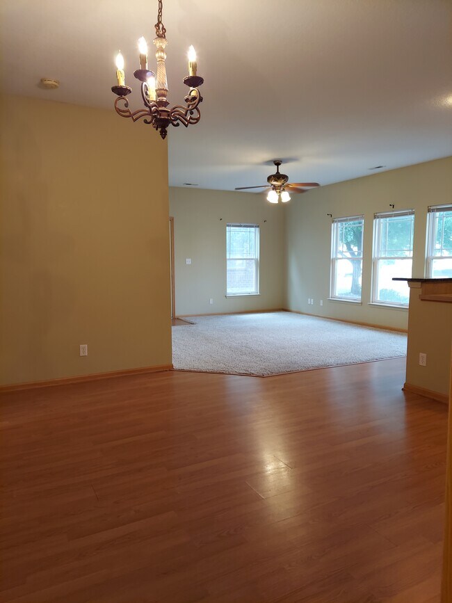 Foto del edificio - 2425 Aspen Rd