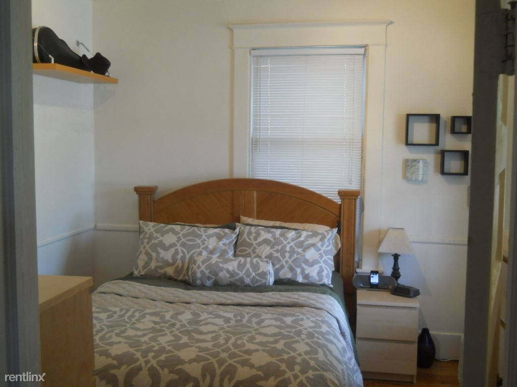 Primary Photo - 1 br, 1 bath Duplex - 422 Leonard St NE