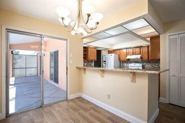 Foto del edificio - 5957 Groveline Dr