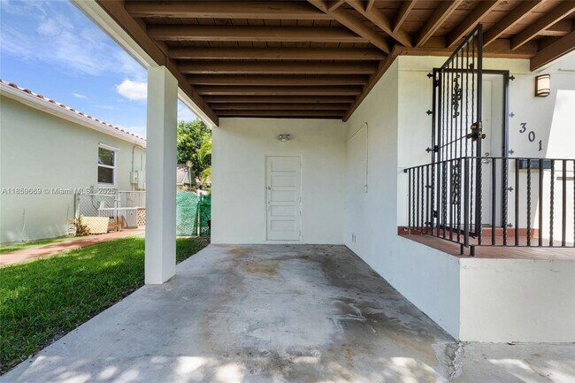 Building Photo - 301 SW 51st Ave