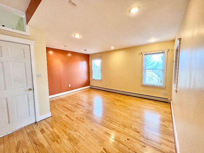 Photo - 13 Messenger St Apartment