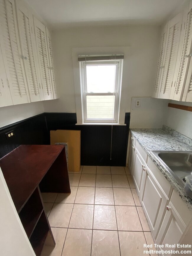 Foto del edificio - 12 Douglas Ave