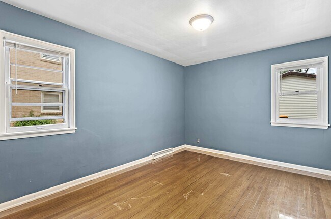 Building Photo - 1460 S 97th St
