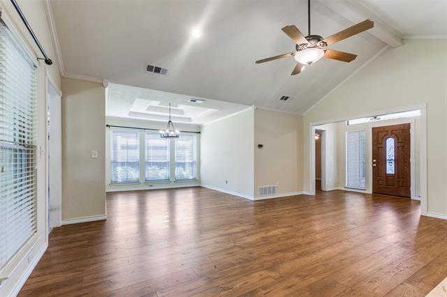 Foto del edificio - 2514 Golden Oaks Dr