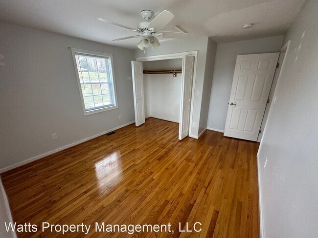 Building Photo - 4 br, 3 bath House - 1638 Suburban Road