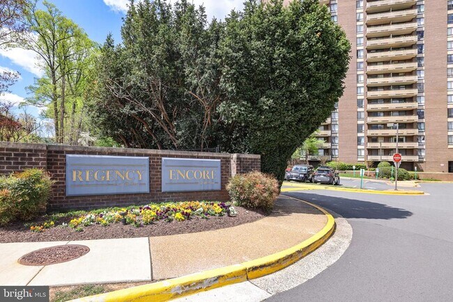 Foto del edificio - 1800 Old Meadow Rd