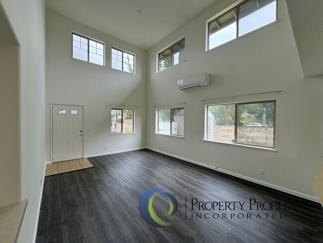 Building Photo - Mililani Mauka 3 Bedroom, 2.5 Bath Corner ...