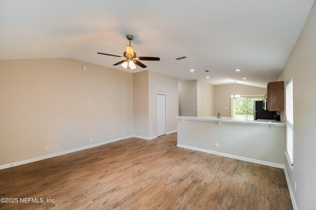 Building Photo - 5609 Village Pond Cir