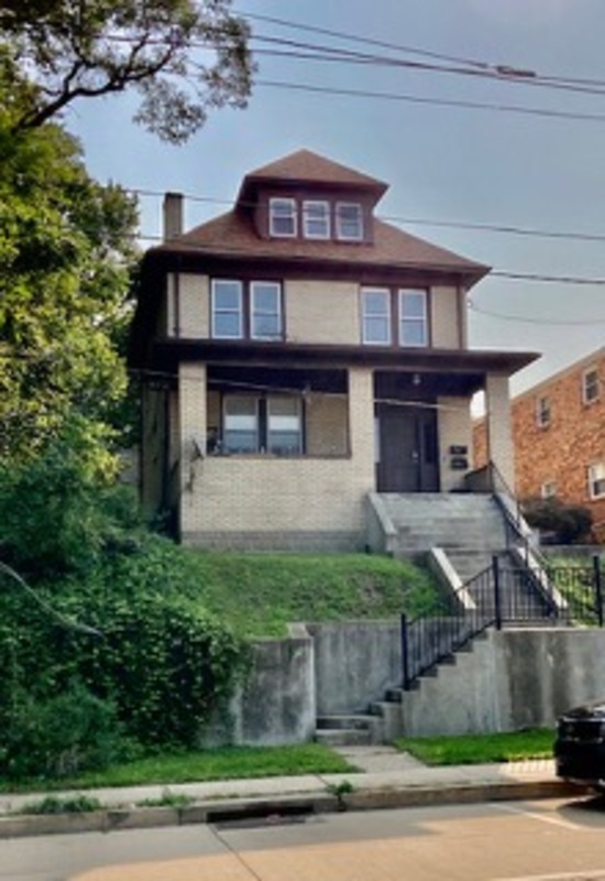 Primary Photo - 2101 Broadway Ave