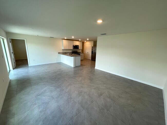Building Photo - 8575 Triumph Cir