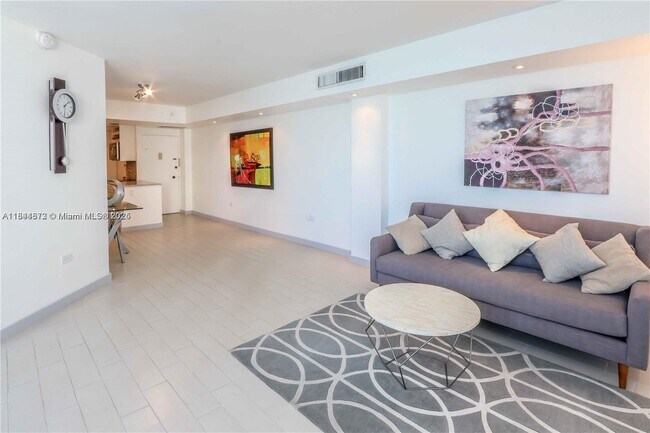 Foto del edificio - 999 Brickell Bay Dr