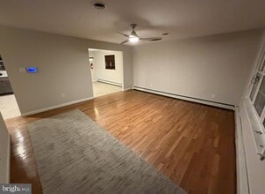 Building Photo - 1002 Taunton Ave