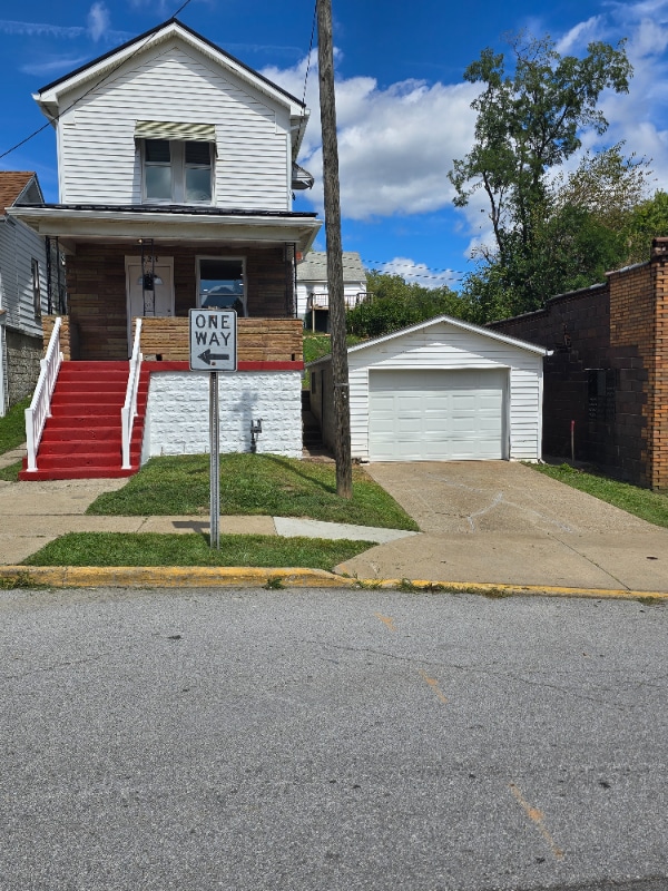 Building Photo - 523 Logan Ave
