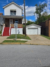 Building Photo - 523 Logan Ave