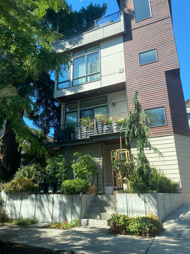 Primary Photo - 2042 NW 62nd St