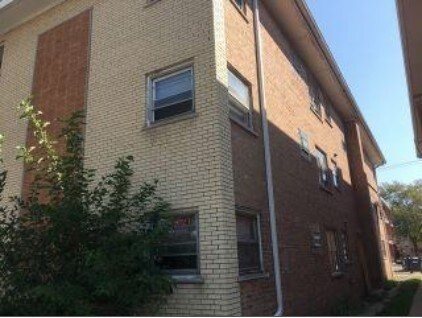 Building Photo - 14141 S Tracy Ave