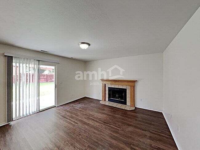 Building Photo - 8766 S Pebble Crest Way