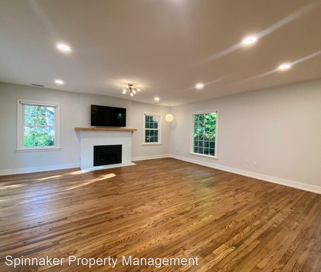 Building Photo - 2 br, 1 bath House - 8866 Edgewater Drive