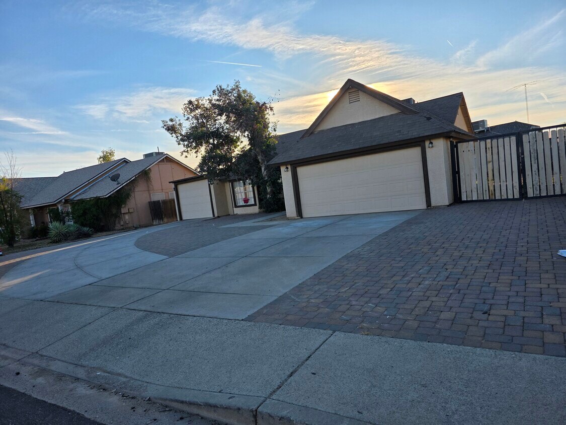 Foto del edificio - House 103rd ave