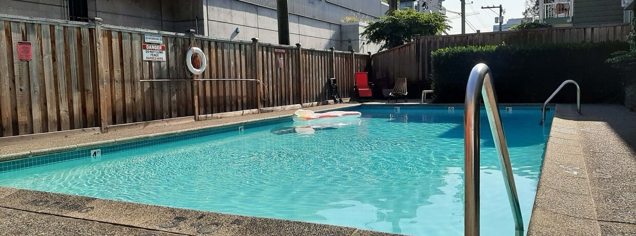 Building Photo - Tatlow Place Apartments