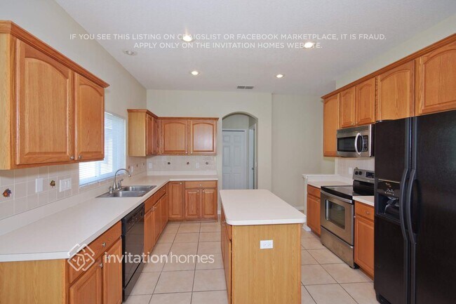Foto del edificio - 13540 Bluewater Cir