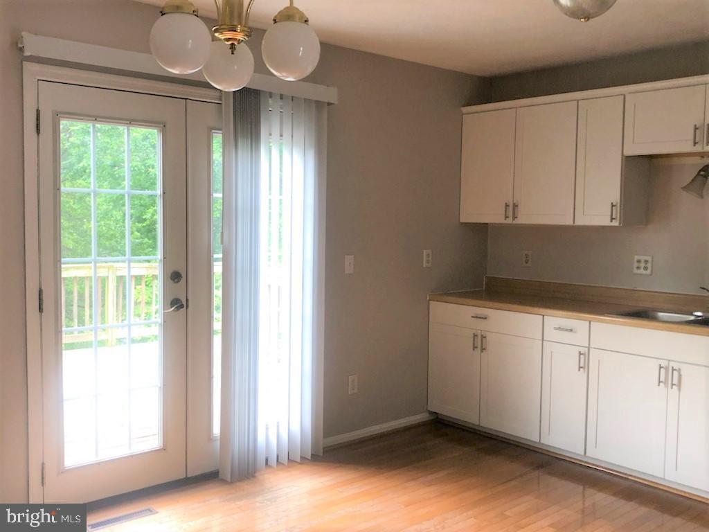 Foto principal - 831 N Shenandoah Ave