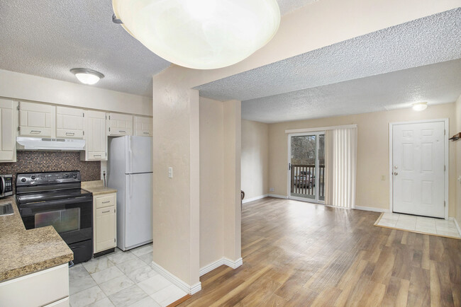 Building Photo - 5300 E Cherry Creek S Dr