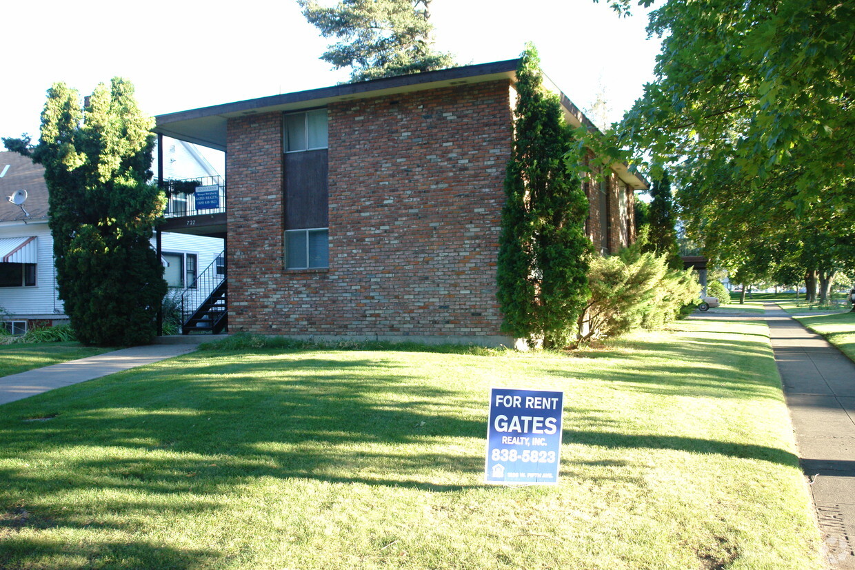 Building Photo - 727 E Sinto Ave