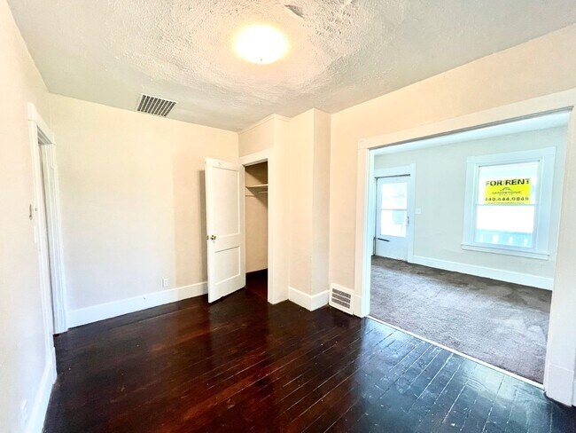 Foto del edificio - 1639-1639 E 31st St