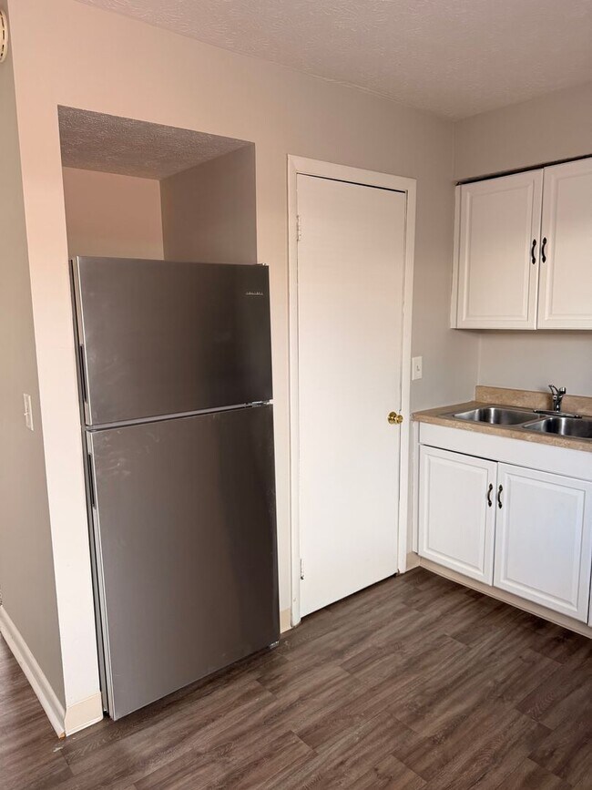 Foto del edificio - 2 Bedroom/1 Bath Garden Style Apartment available now!