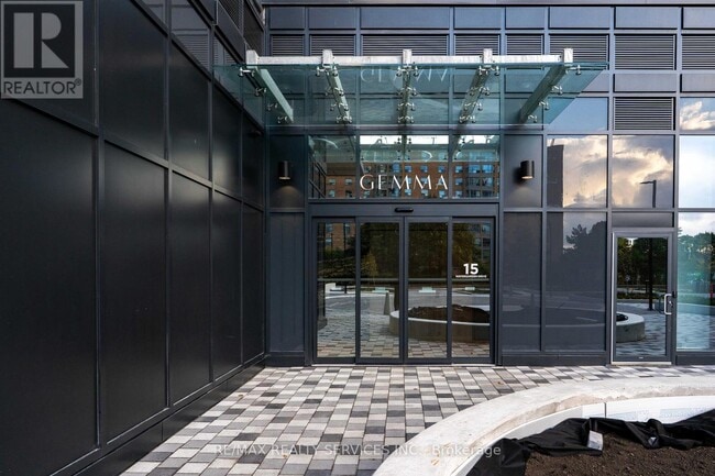 Building Photo - 15 Watergarden Dr