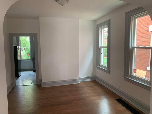 Building Photo - 2023 Monroe St