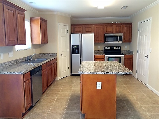 Foto del edificio - 107 Oak Knoll Dr