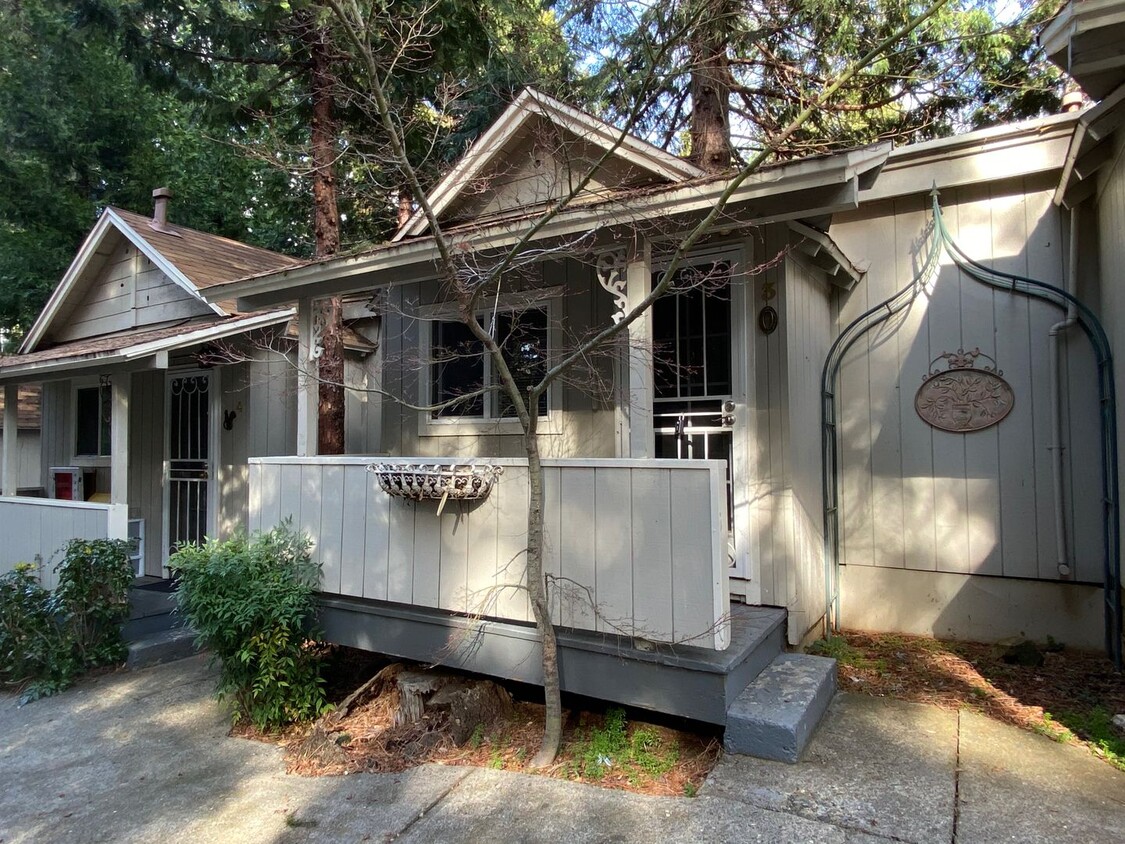 Primary Photo - Cute and Cozy Studio in Pollock Pines