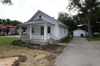 Building Photo - 2908 Pleasant Plain Ave