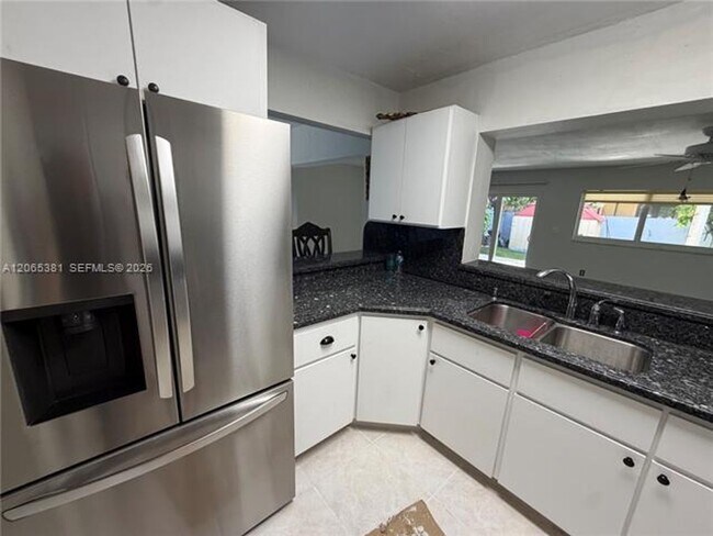 Foto del edificio - 3613 SW 112th Pl