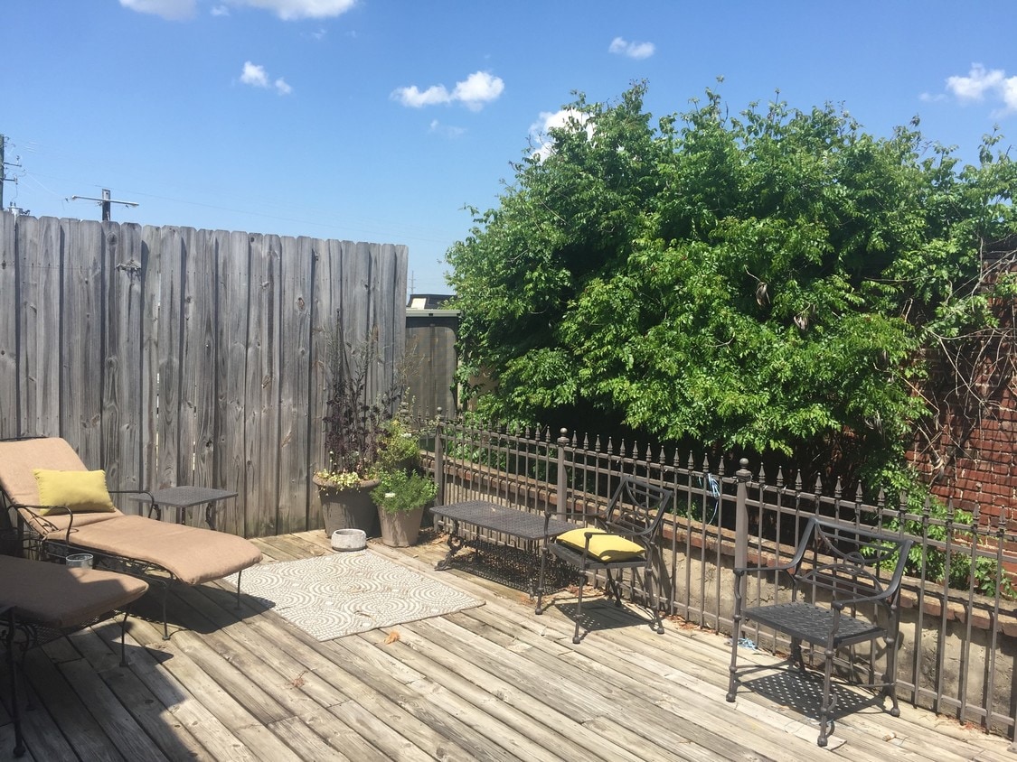 Private Patio - 2228 University Blvd