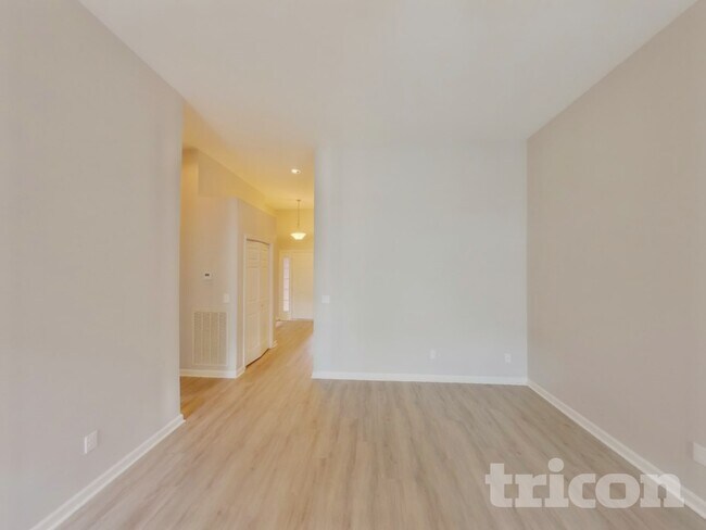 Building Photo - 2108 Forge Ridge Cir
