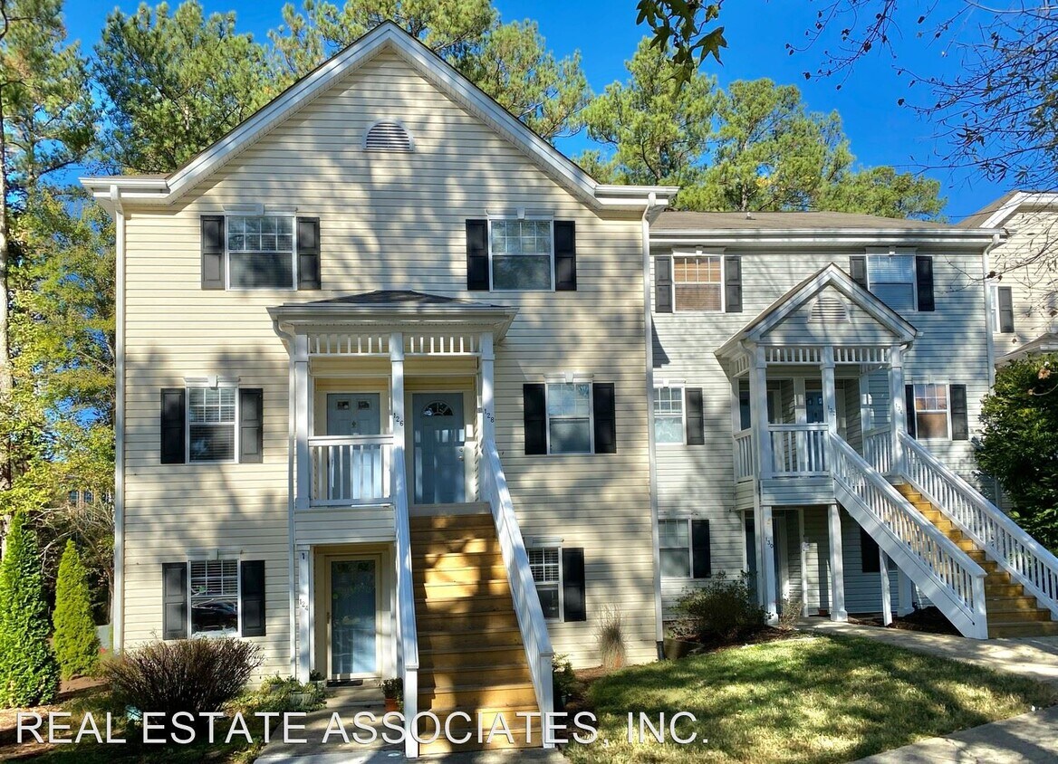 Foto principal - 2 br, 2.5 bath House - 126 Kingsbury Drive