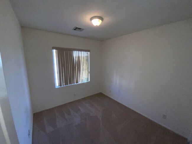 Foto del edificio - SOUTHERN HIGHLANDS CORNER LOT IN GATED COMMUNITY