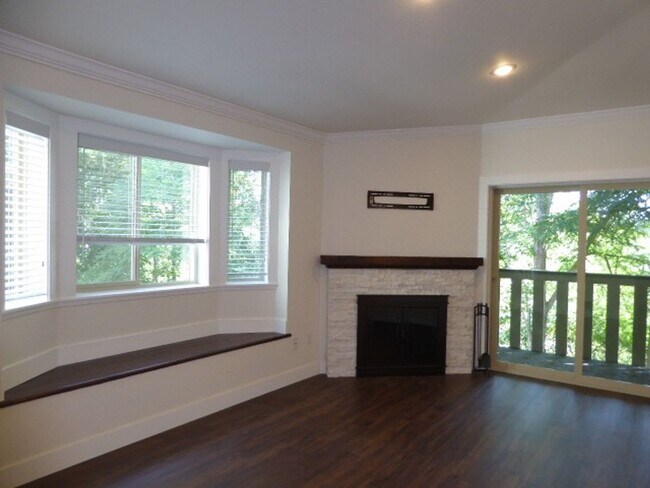 Foto del edificio - Charming 1 Bed 1 Bath Condo in Kenmore
