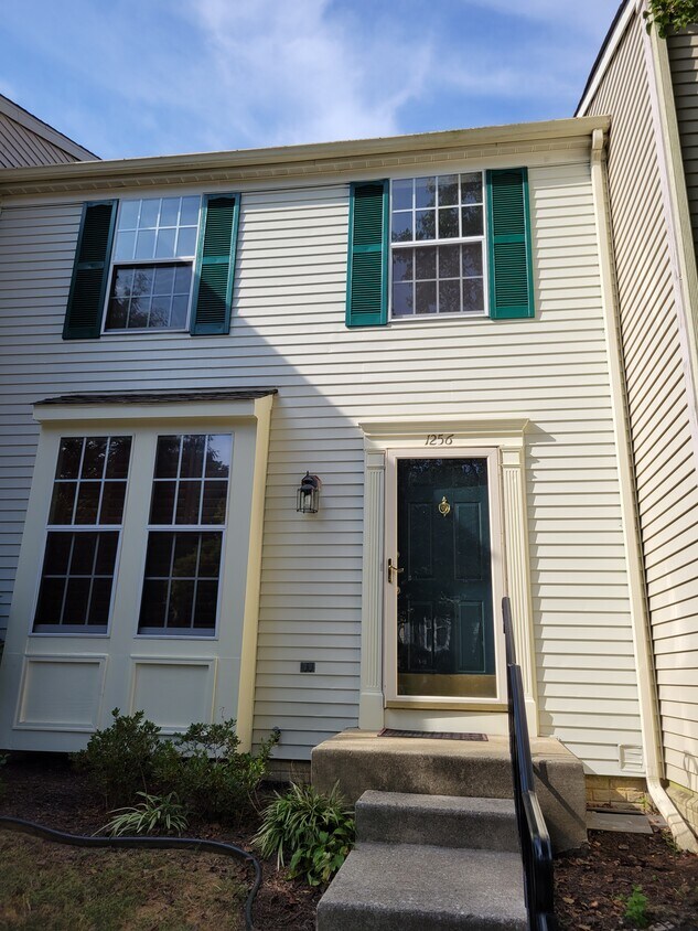 Primary Photo - 1256 Seminole Dr